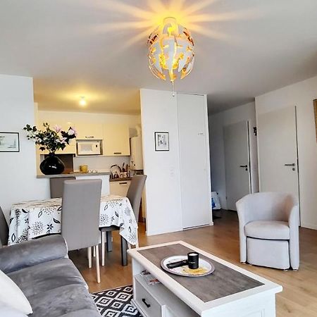 Appartement Moderne Finement Decore Avec Balcon A Vannes Centre Exterior photo